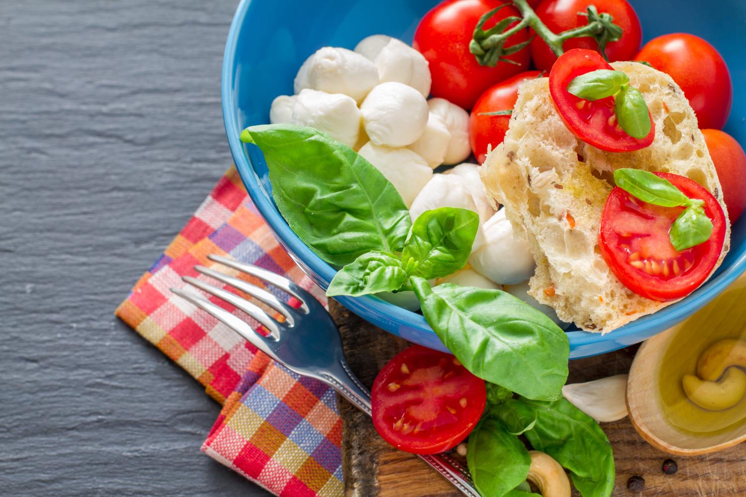 Estate, caldo e alimentazione: perché si mangia meno e come prevenire la malnutrizione